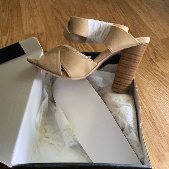 Olive Olivia Shoes - New Ankle strap heels